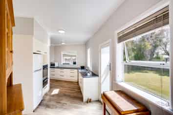 509A Frederick Street West, Mahora