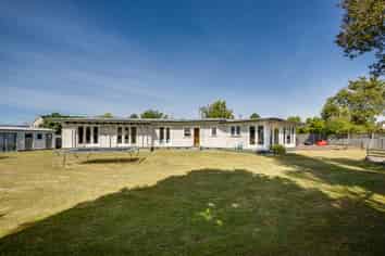 509A Frederick Street West, Mahora