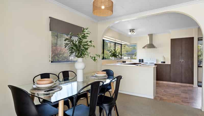 2 Brydon Way, THE WOOD