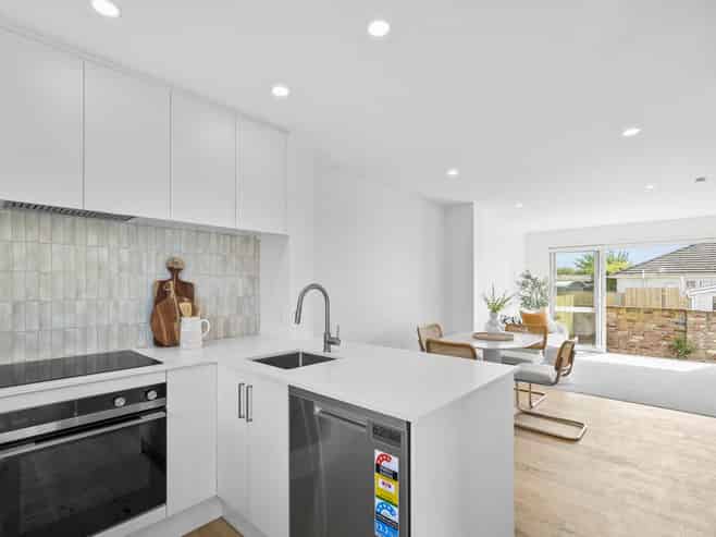 3/16 Bass Street, Woolston