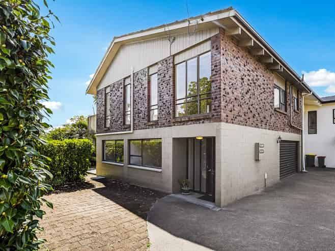 b/13 Muritai Road, Milford