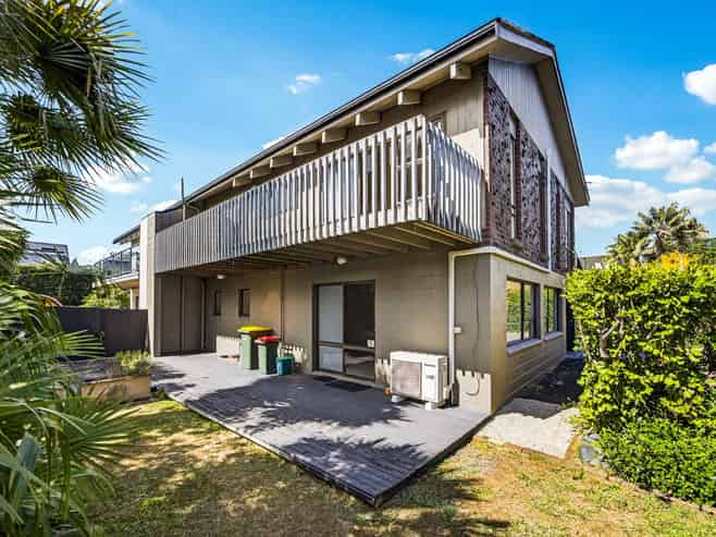 b/13 Muritai Road, Milford