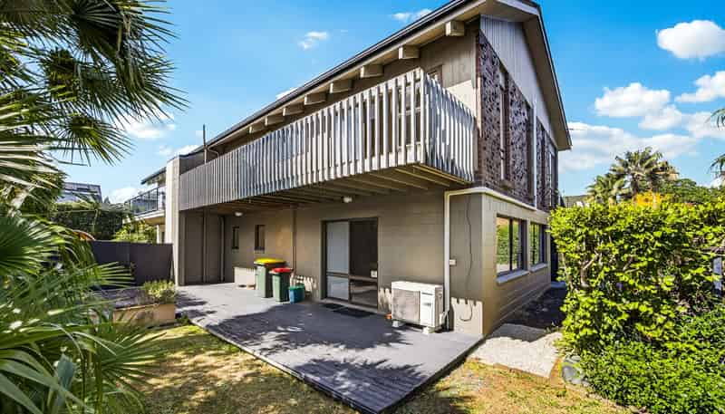 b/13 Muritai Road, Milford
