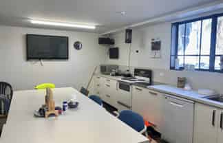 High Stud Warehouse + Secure Yard