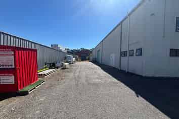 High Stud Warehouse + Secure Yard