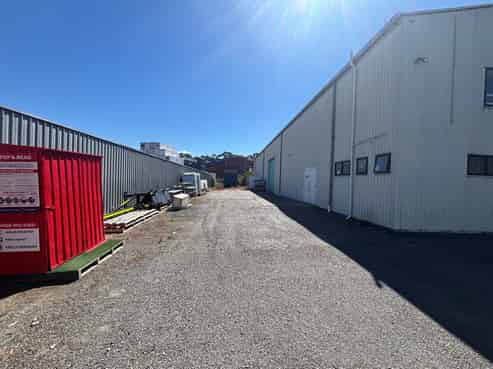 High Stud Warehouse + Secure Yard
