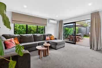 20A Martin Grove, Normandale