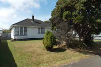 71 Clyde Crescent, Roslyn