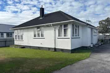 71 Clyde Crescent, Roslyn