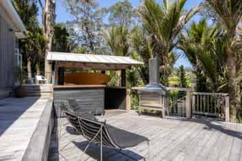 98 Motutara Road, Muriwai