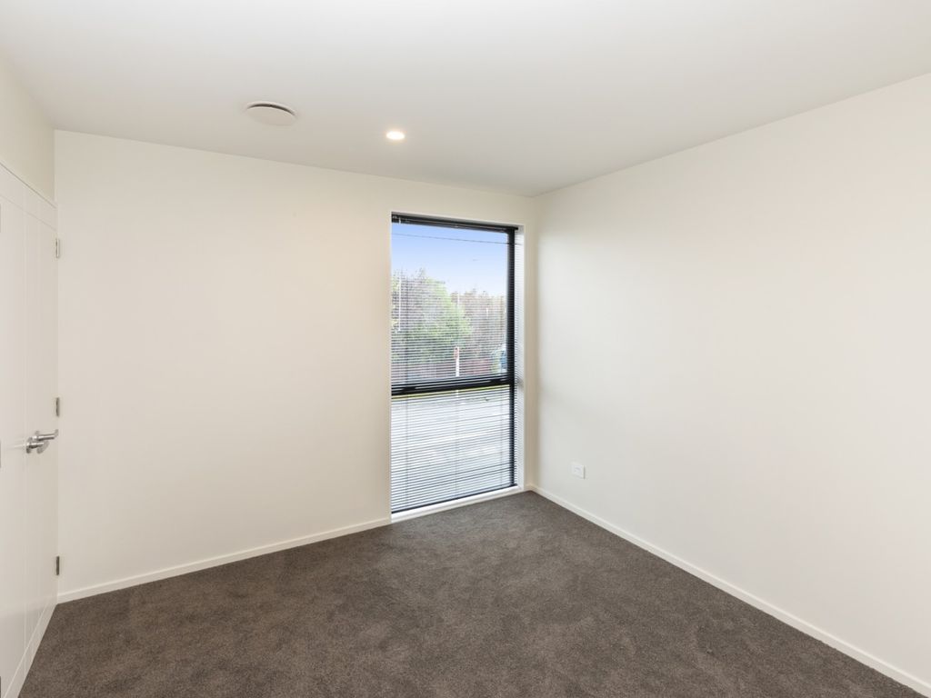 Purpose-built student rentals, 6% plus return - View 4