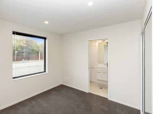 2/54 Division Street, Riccarton