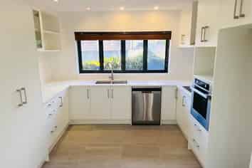 2/11 Corunna Road, Milford