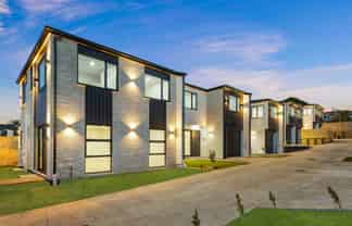 10/592 Massey Road, Mangere