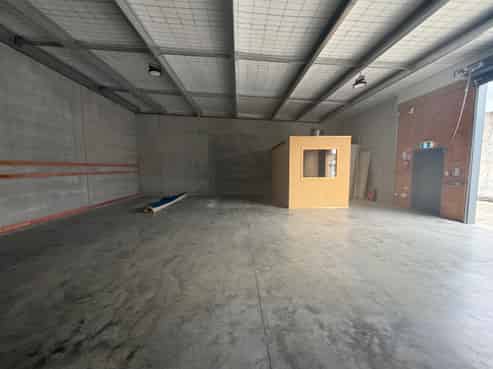 Industrial Unit in Superb Location