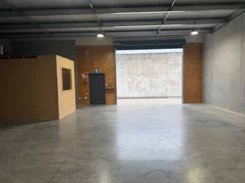 Industrial Unit in Superb Location