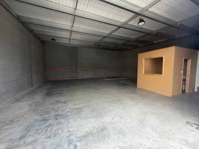 Industrial Unit in Superb Location