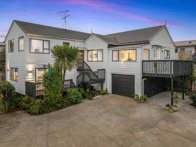 14 Packham Place, Beach Haven