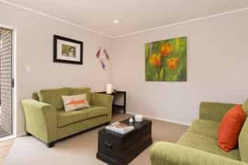 2 Jan Higgins Place, Golflands