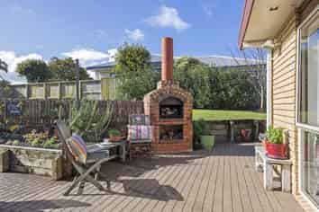 2 Jan Higgins Place, Golflands