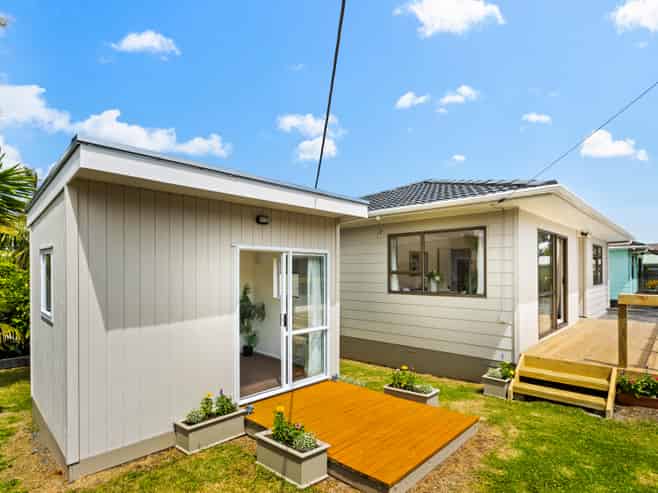 1/9 Rewarewa Road, Te Atatu Peninsula