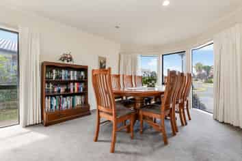 37 Stewart Gibson Place, Manurewa