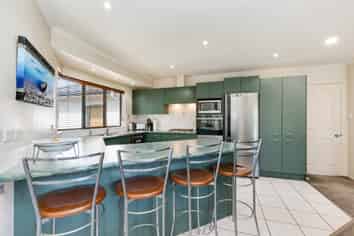 37 Stewart Gibson Place, Manurewa