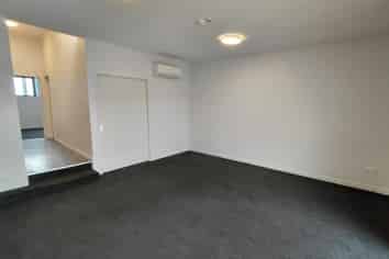 2/82 Riccarton Road, Riccarton