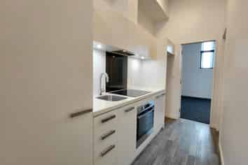 2/82 Riccarton Road, Riccarton