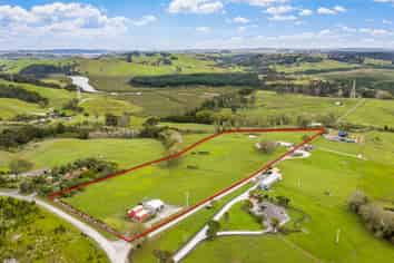 40 Ross Road, Topuni