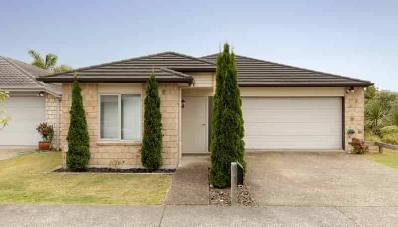 39 Scoria Close, Pyes Pa