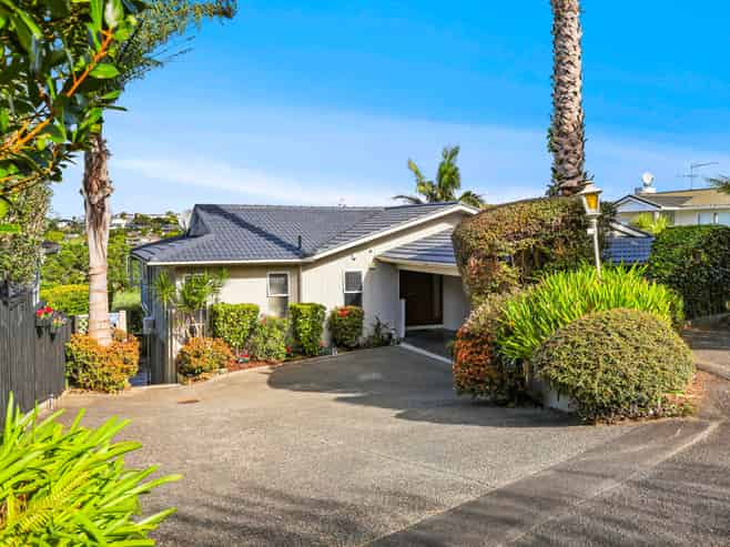 5A Colmar Road, Mellons Bay