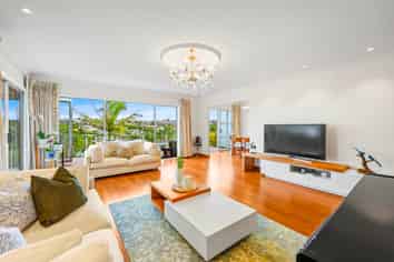 5A Colmar Road, Mellons Bay