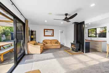 8 Coleman Place, Darfield