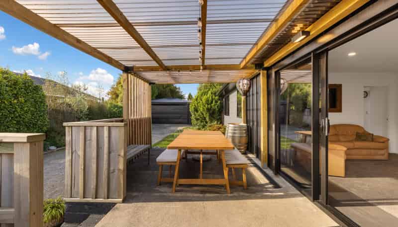 8 Coleman Place, Darfield