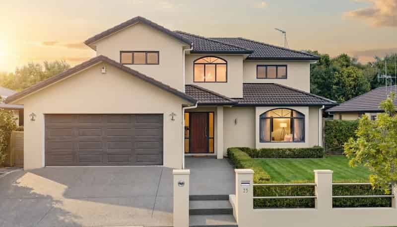 25 Langdale Court, Huntington