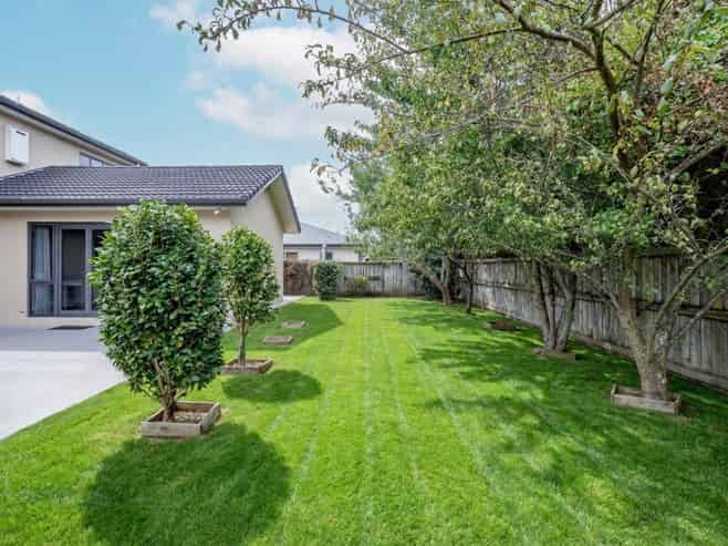 25 Langdale Court, Huntington