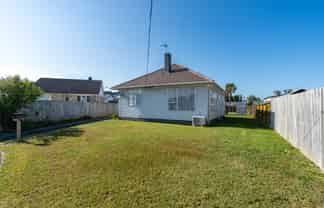 6 Perry Place, Bader