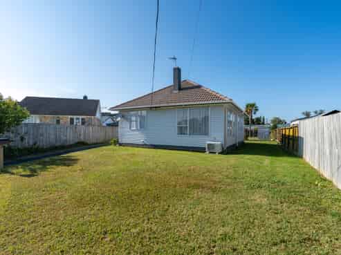 6 Perry Place, Bader