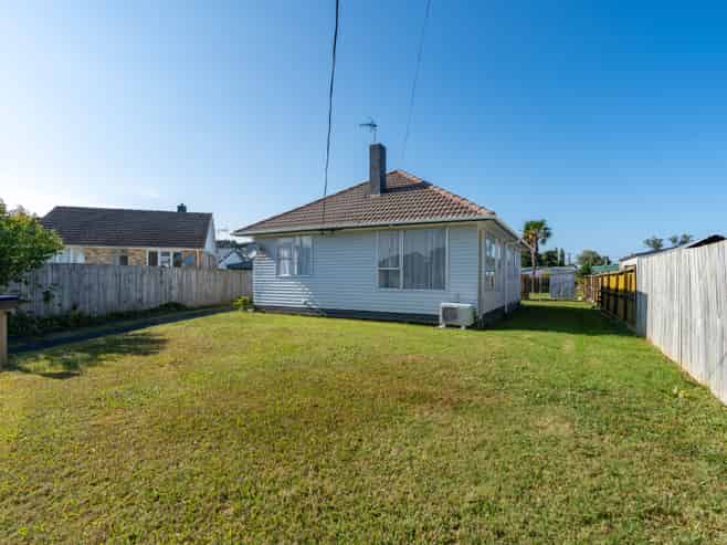 6 Perry Place, Bader