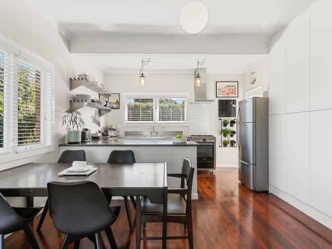 8 Viewland Avenue, Onehunga