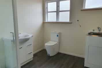 47C Frankmoore Avenue, Johnsonville