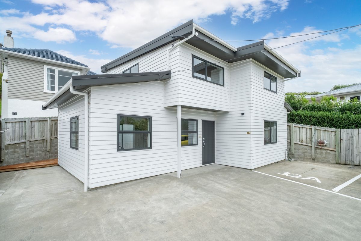 EASY-CARE MODERN LIVING!