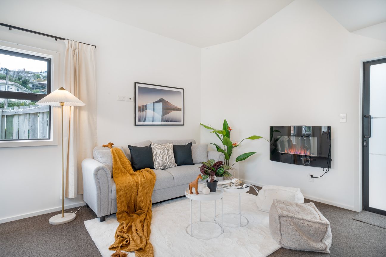 EASY-CARE MODERN LIVING! - Prikaz 5