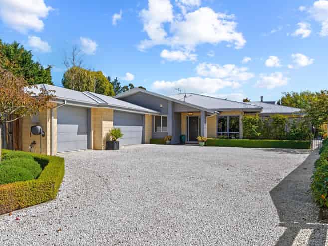 28 Wilkinsons Road, Harewood