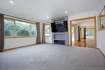 7 Mears Place, Epsom