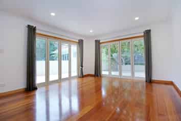 7 Mears Place, Epsom