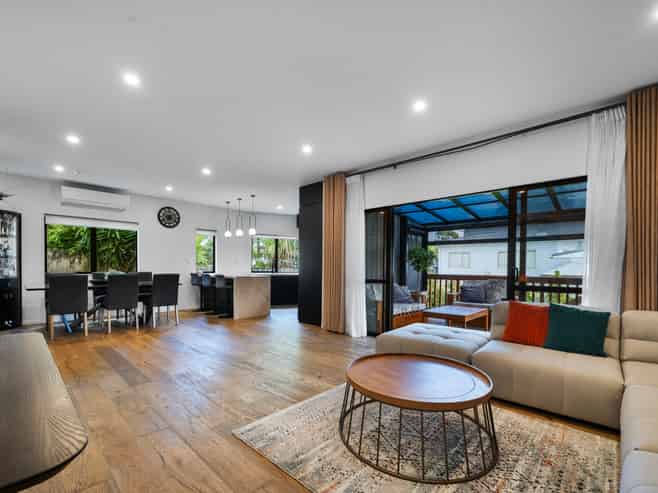 5B Hemsway Place, Sunnyhills