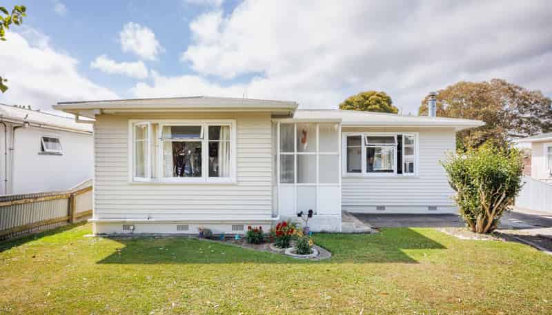 108 Highbury Avenue, Highbury