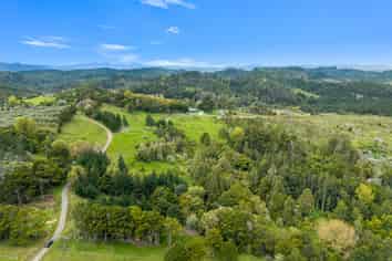 240 Pukeatua Road, Maungatapere